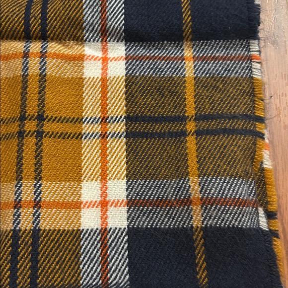 Old Navy Men’s Scarf - Picture 4 of 10